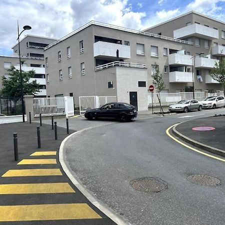La Royaute A 22 Min De Disneyland Et Center Parcs Meaux Buitenkant foto